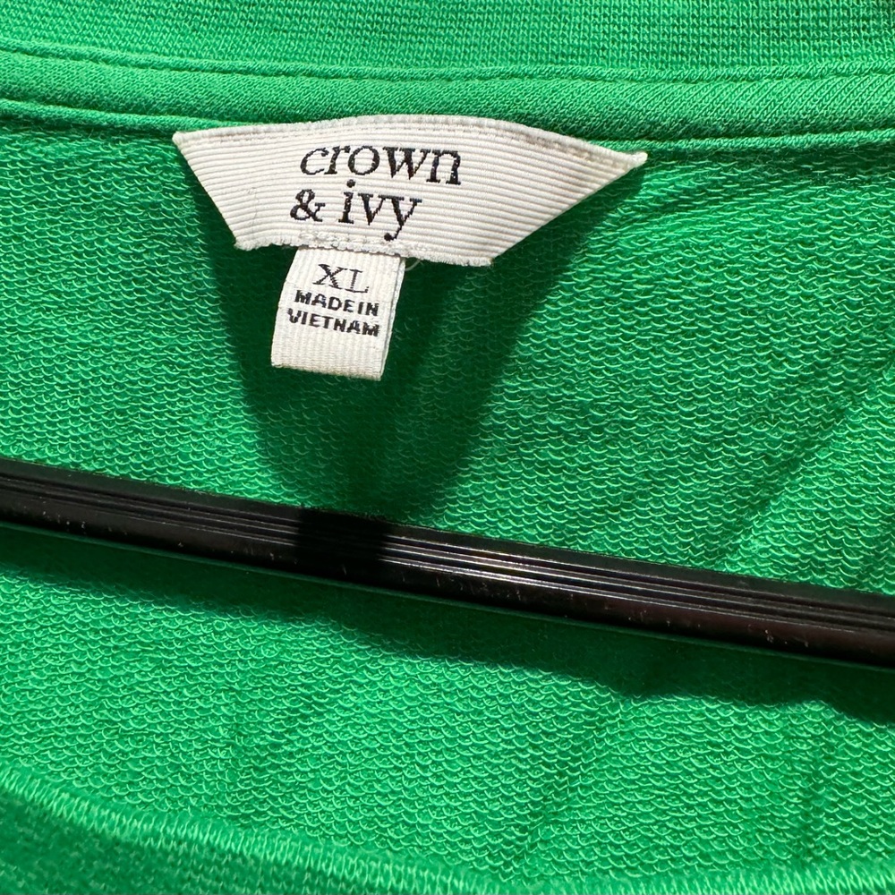 Green Crown & Ivy Top for Women! Size XL!! - Picture 4 of 5